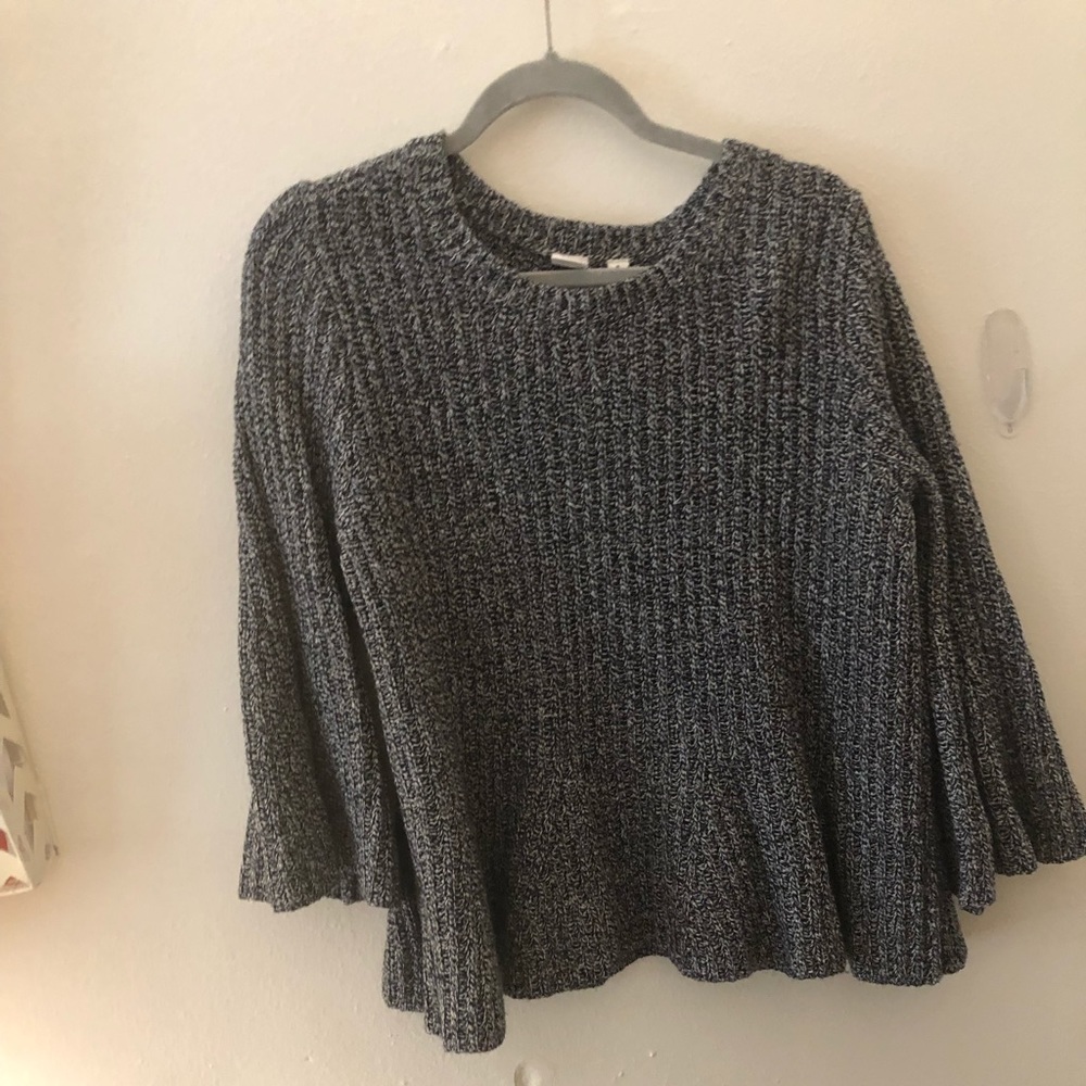 Gap sweater